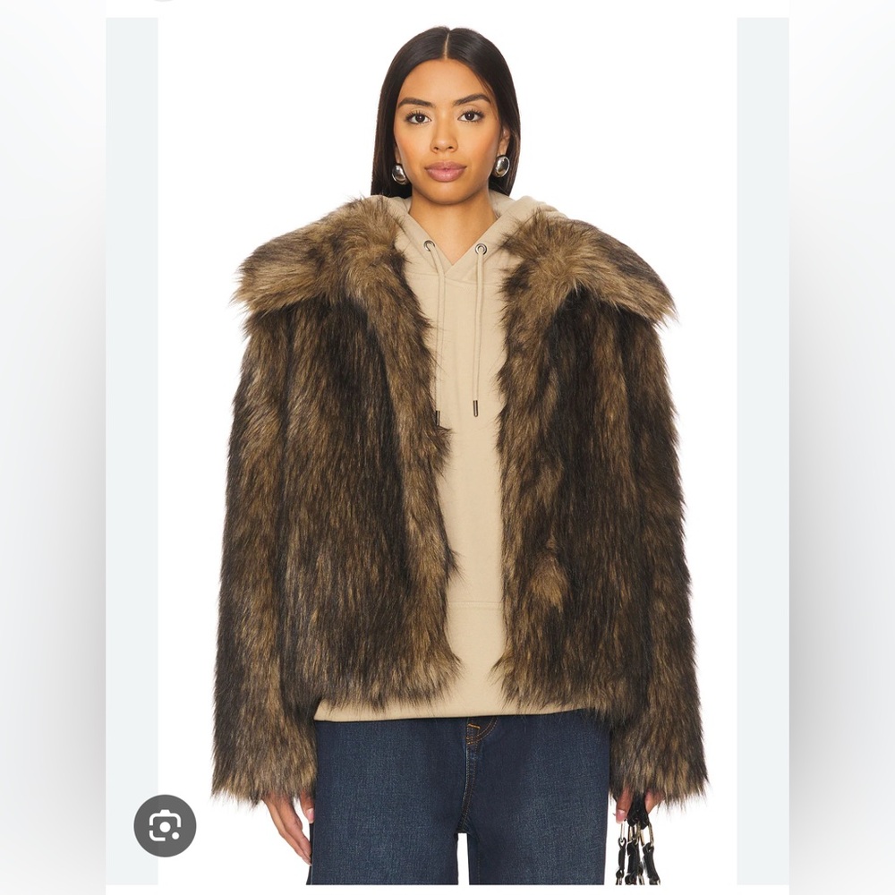 NWOT Superdown Kennedy Faux Fur Coat